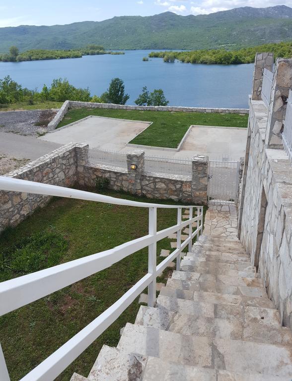 Holiday Home Zoric Nikšić Kültér fotó